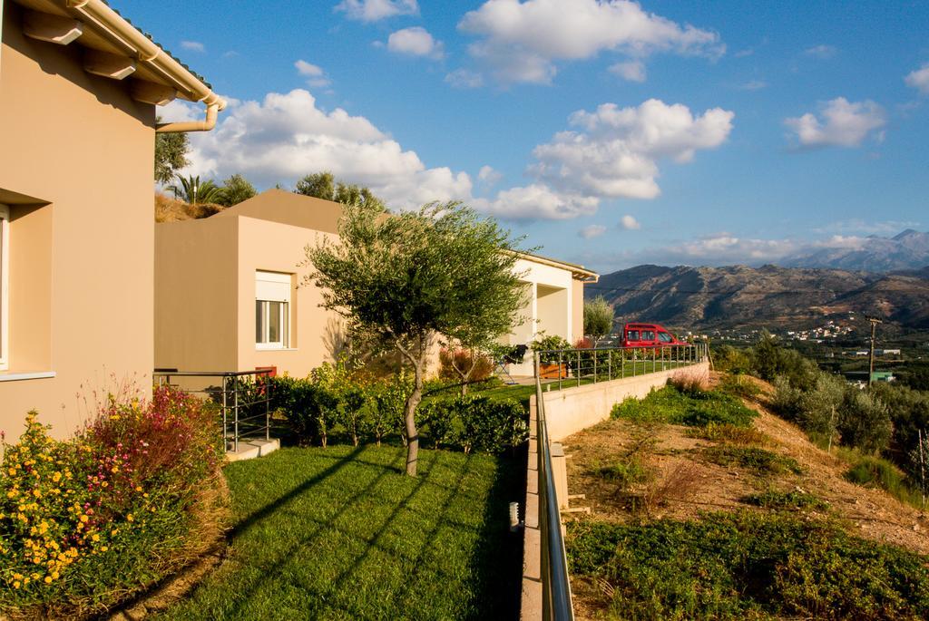 Aksos Suites Accessible Accommodation Agia  エクステリア 写真